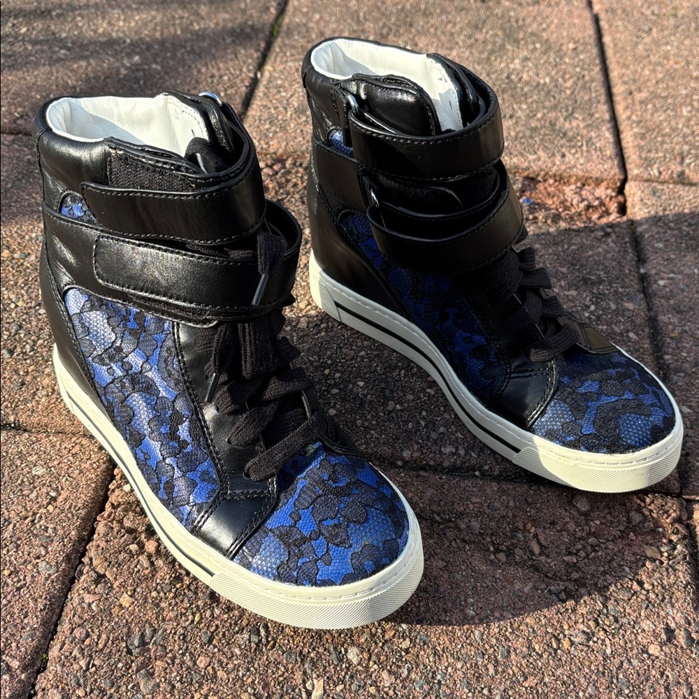 Marc Jacobs Black and Blue Women's High-Top Sneakers
